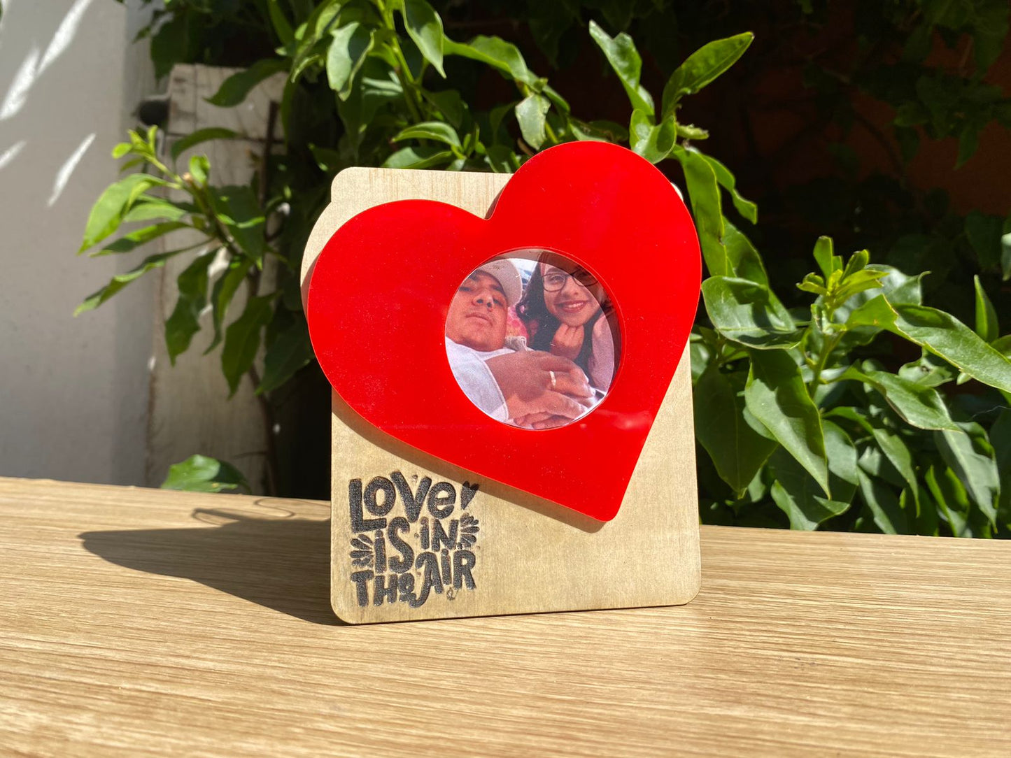 Mini marco con imán "love is in the air"