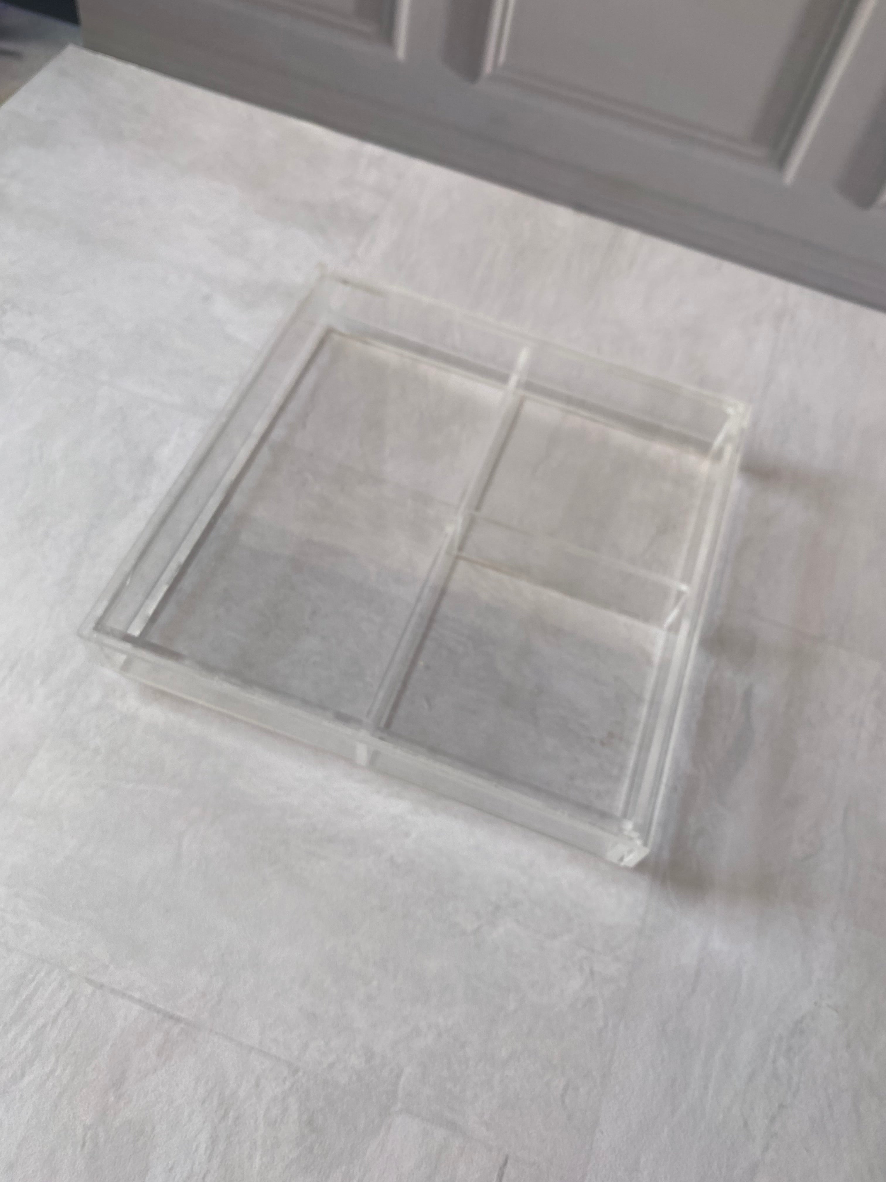 Caja tarjetero 18x18x3 cm con división